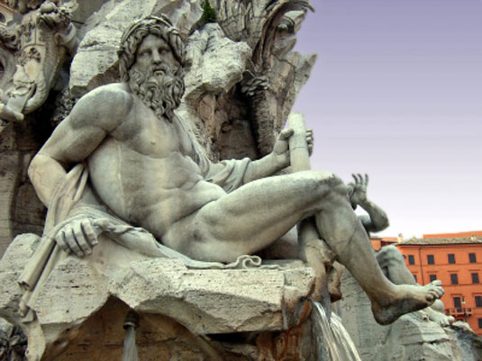 Die Statue von Zeus in der Fontana Dei Quattro Fiumi